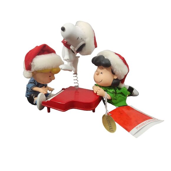 STUDIO 56 SNOOPY'S HOLIDAY DANCE CLOTHTIQUE POSSIBLE DREAMS PEANUTS CHRISTMAS - Picture 1 of 11
